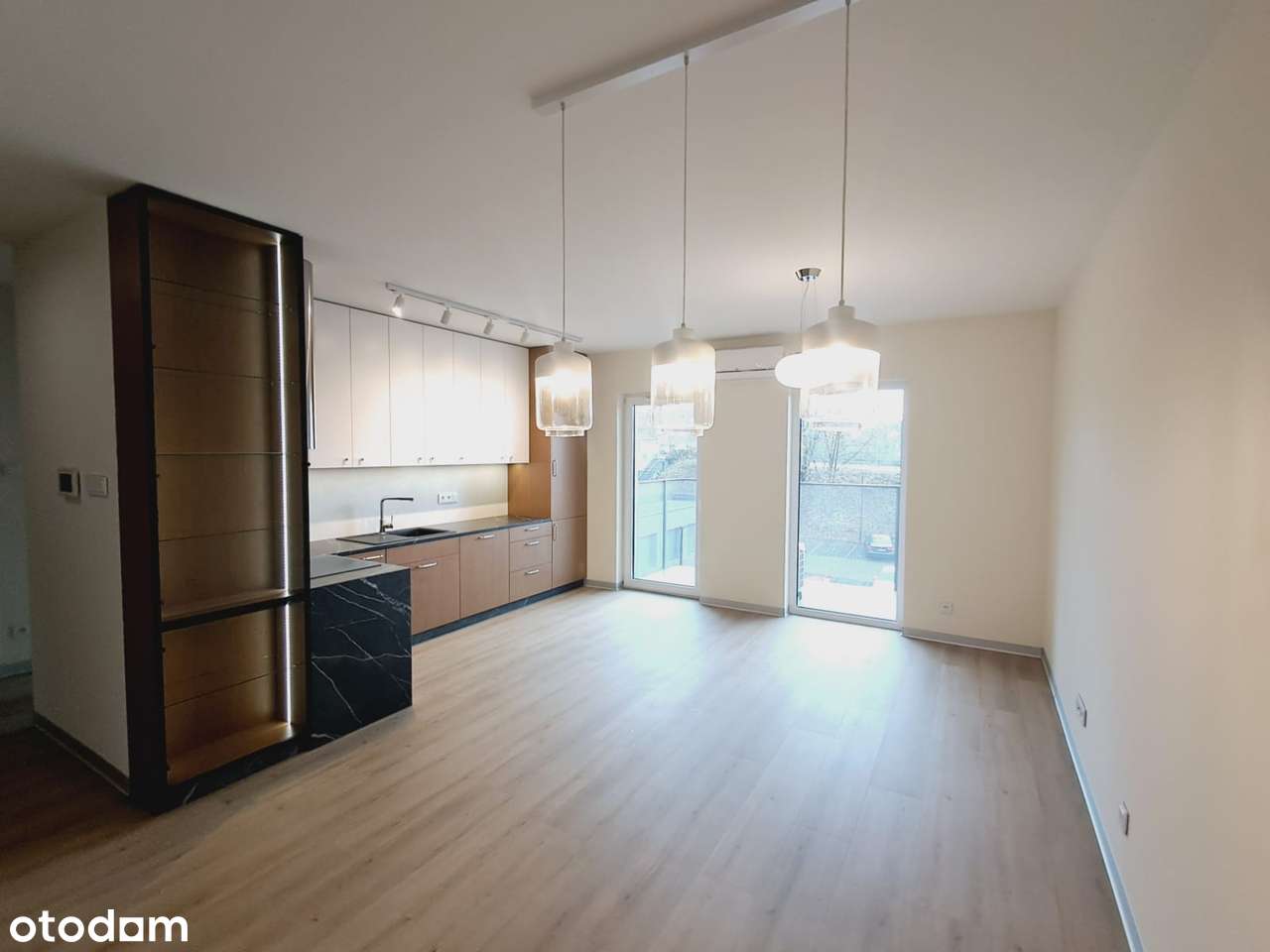 2 pokoje, 45m2, balkon, winda, klimatyzacja, Os. Między Mostami-0