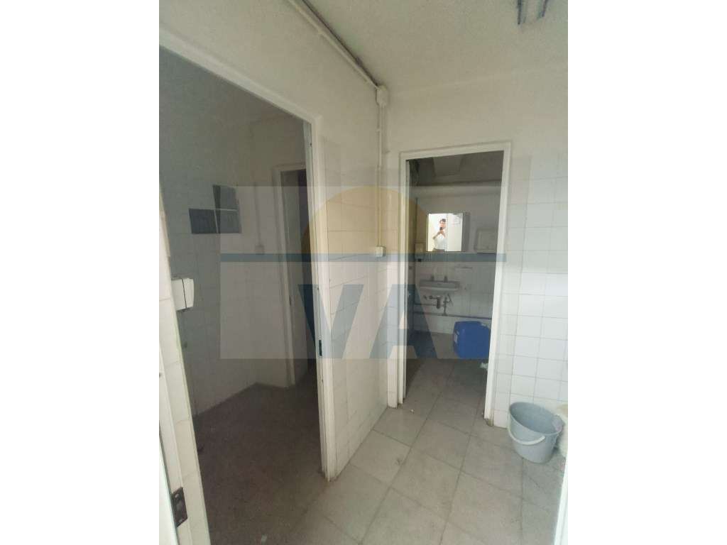 Armazém para Venda em São João da Talha - Excelente Oportunidade às...-11