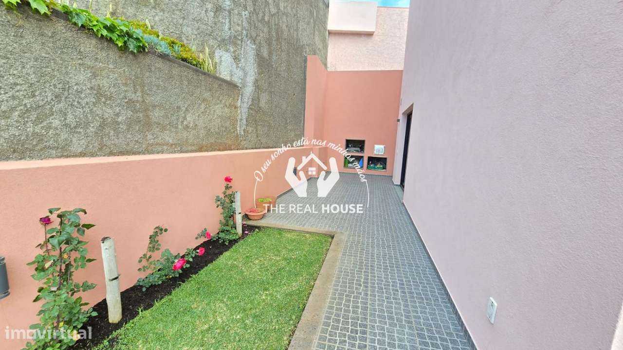 Moradia v3+1 funchal vista baia-12