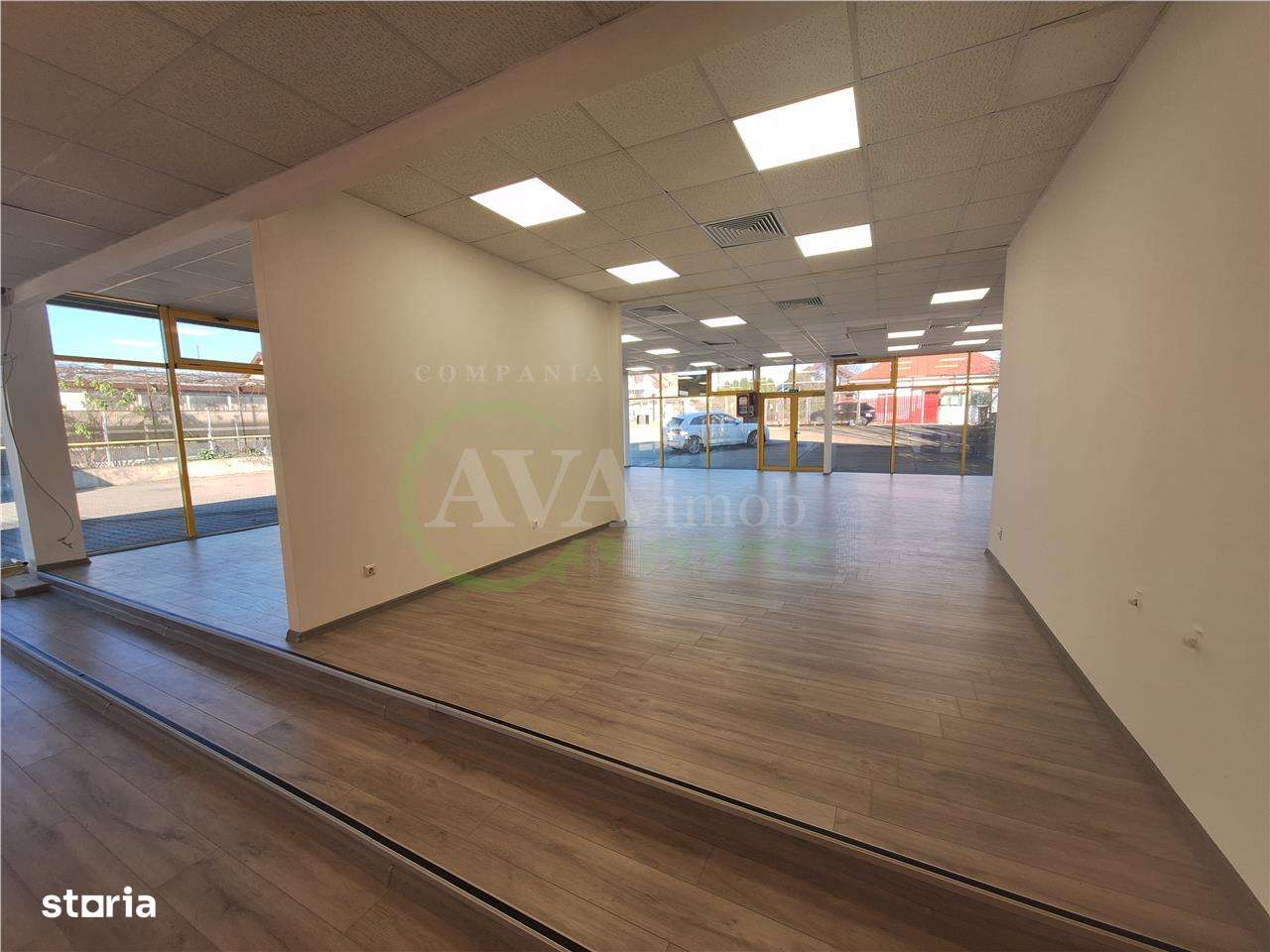 Showroom | 2 x Hale | Teren 1900 mp – inchiriere | vanzare, Bucegi - Imagine principală: 5/10