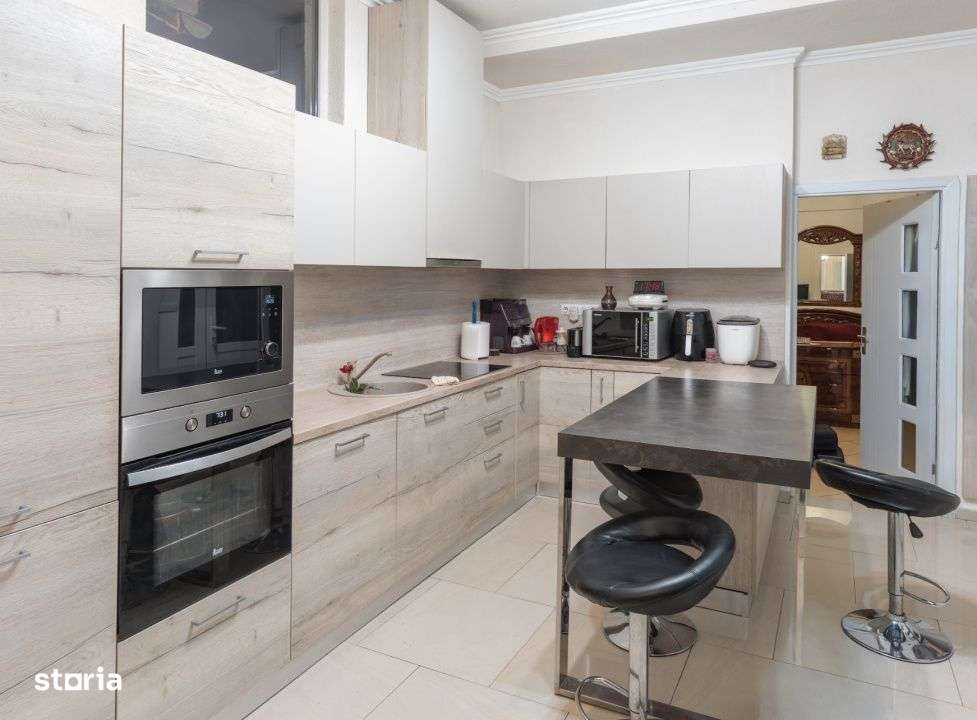 Pensiune Turistica cu Sala de Mese + Casa de Locuit in Cristesti-17