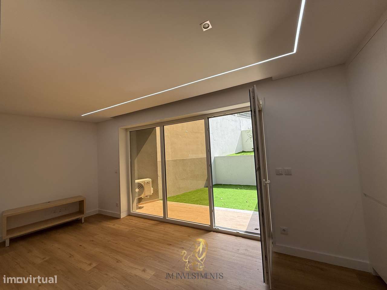 Apartamento Novo T0 com Jardim-16