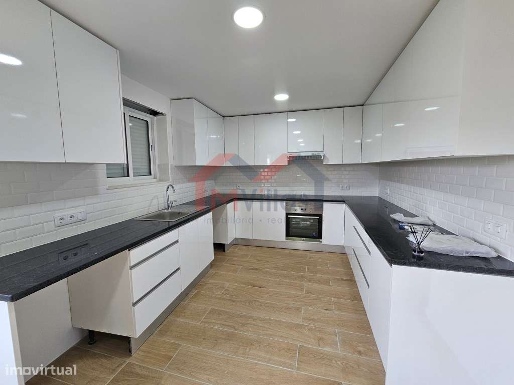 Apartamento T3 renovado com garagem - Loulé - Grande imagem: 5/19