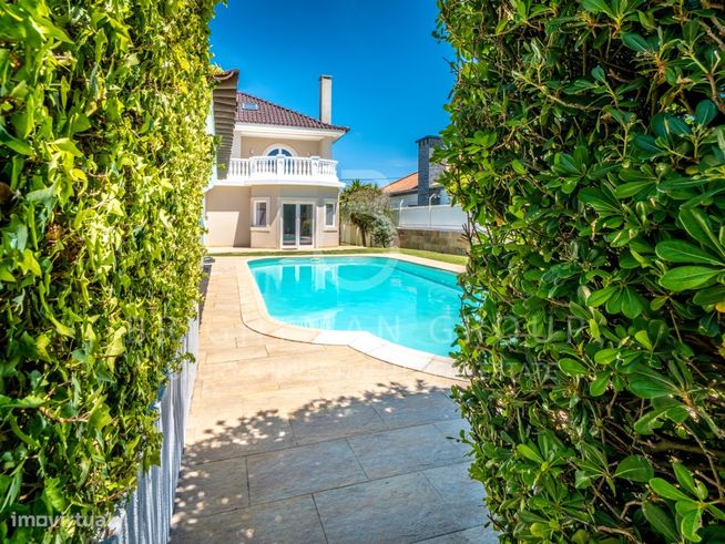 Moradia T4 + 1 com jardim e piscina, em Bicesse, Cascais-50