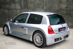 Renault Clio 3.0 V6 Sport - 9