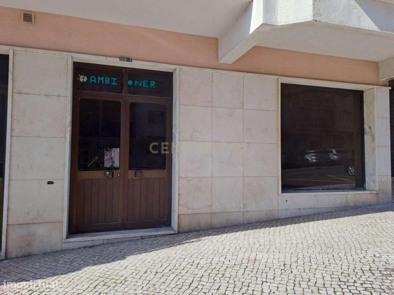 Loja ampla para venda-9