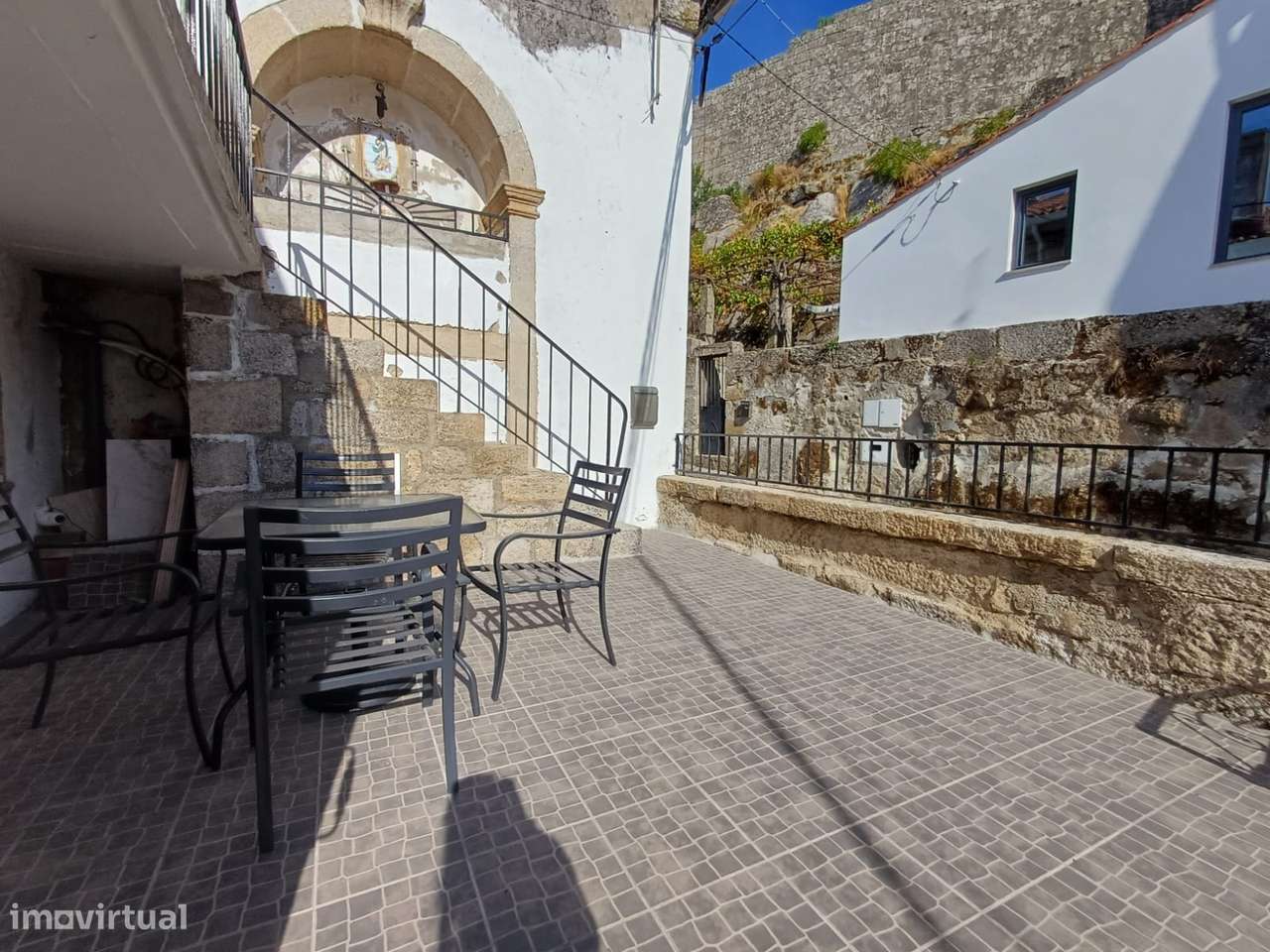 Moradia T4 Venda em Celorico (São Pedro e Santa Maria) e Vila Boa do M-8