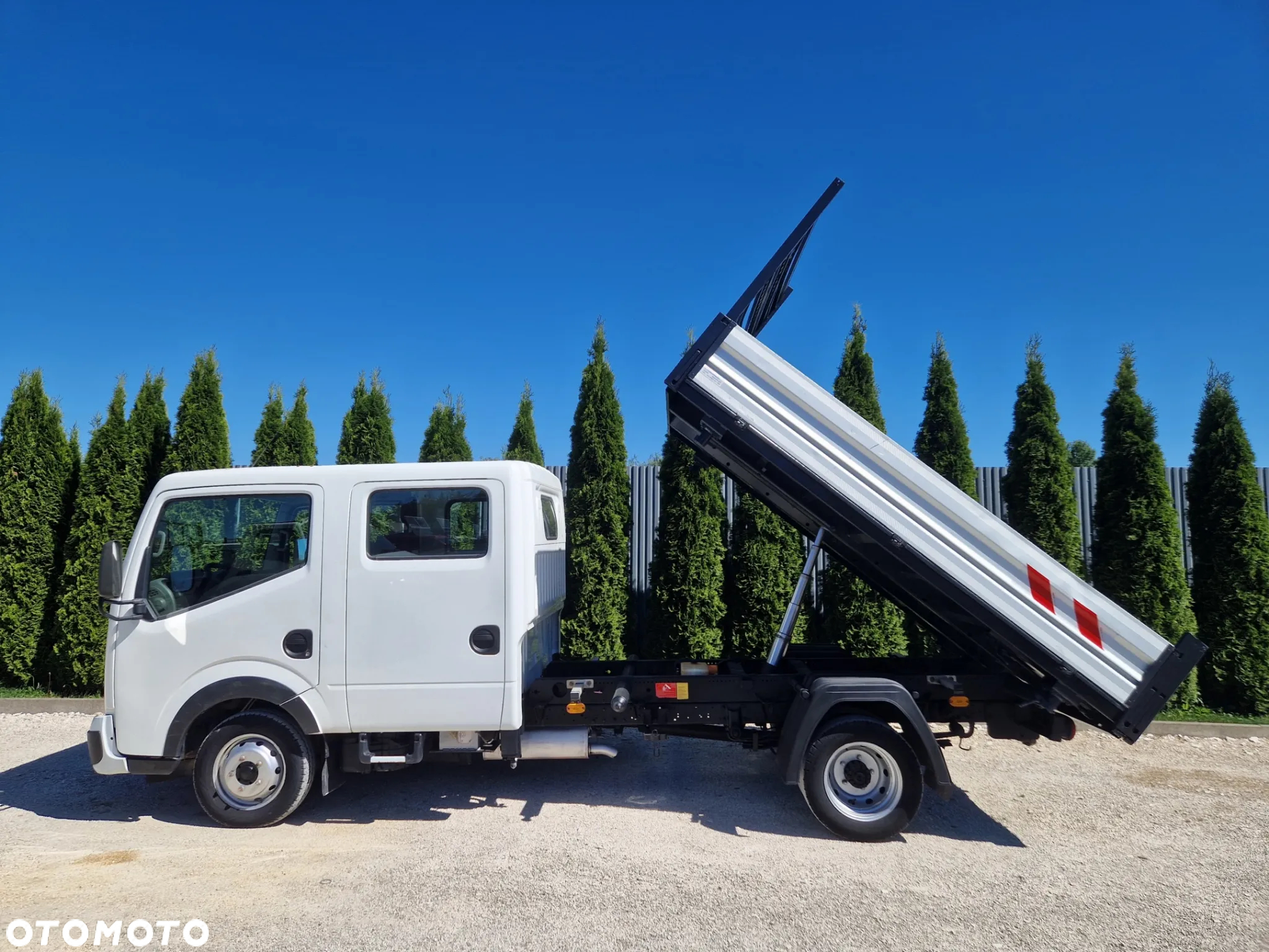 Nissan CABSTAR - 13