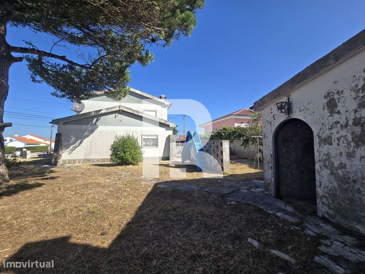 Moradia Isolada T7 em Fontanelas-49