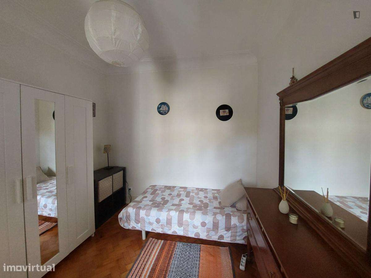 Quarto - localizado em Campolide Lisbon - Grande imagem: 4/10