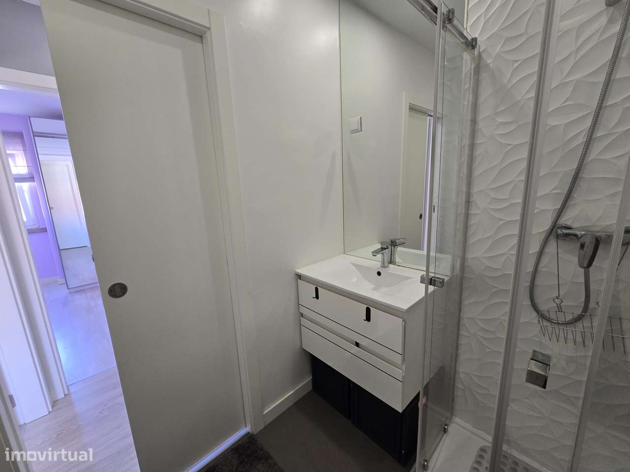 Apartamento T3 a dois paços do Metro e Comboio-37
