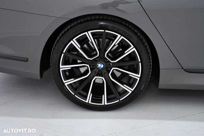 BMW Seria 7 745Le xDrive - 38