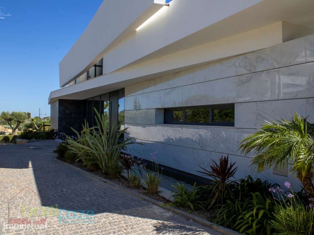 Vende-se Moradia de Luxo T5 com piscinas e Vista Mar-8