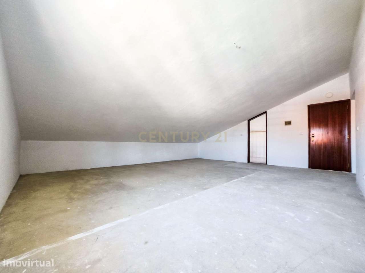 Moradia T3 + Loja em Fernão Ferro, Seixal - Oportunidade Única!-53