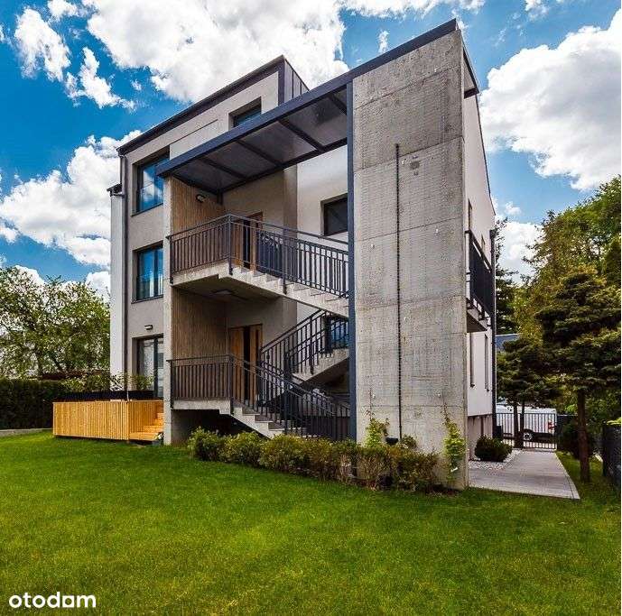 Nowy budynek podzielony na dwa apartamenty-1