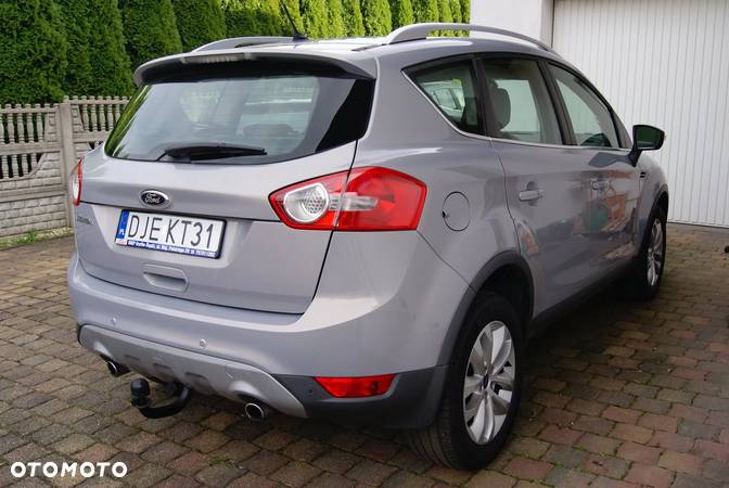 Ford Kuga 2.0 TDCi 2x4 Titanium - 3