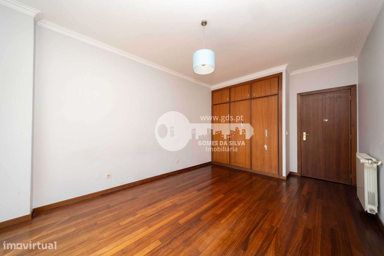 T5 Duplex na Rua Bernardo Sequeira, São Vítor-28