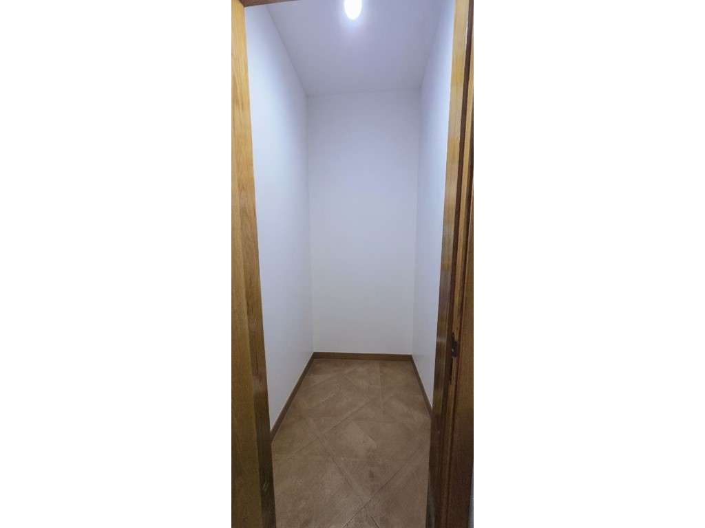 APARTAMENTO -T2 (c/ rendimento) - Grande imagem: 5/21