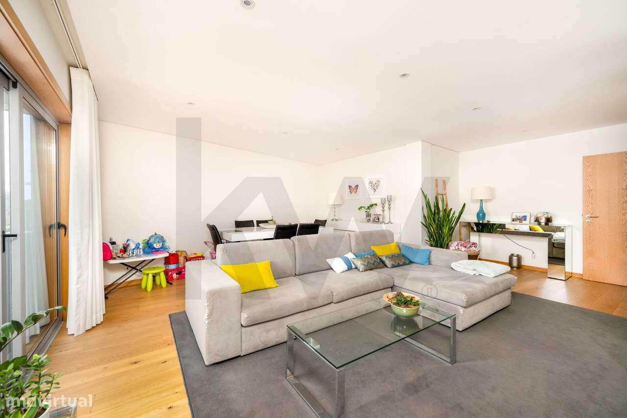 T4 Duplex de Excelência com Localização Prime no Porto - Grande imagem: 2/25