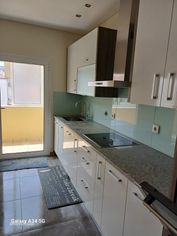 Apartamento T3 semi novo, zona da Solum