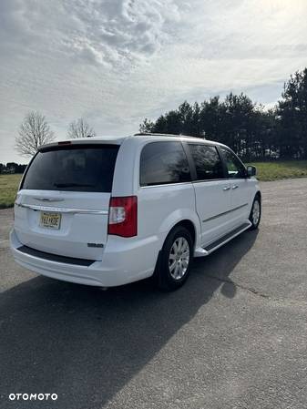 Chrysler Town & Country 3.6 Touring - 4