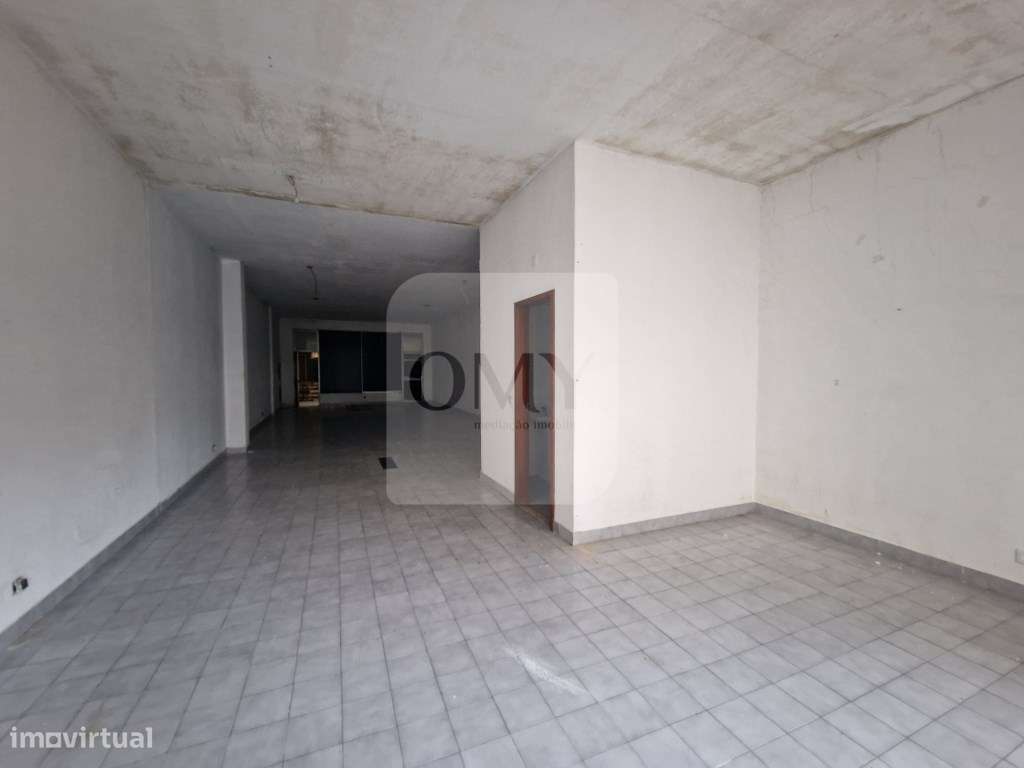 Loja junto ao Terminal Rodoviário de Vila Real - Grande imagem: 4/11