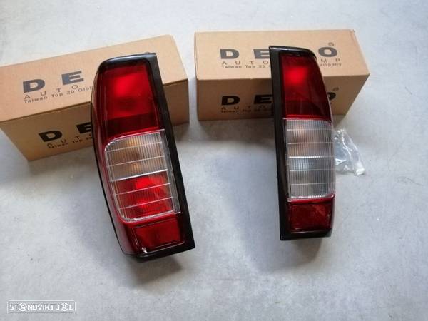 Farolins de stop Nissan Navara D22 NOVOS - 1