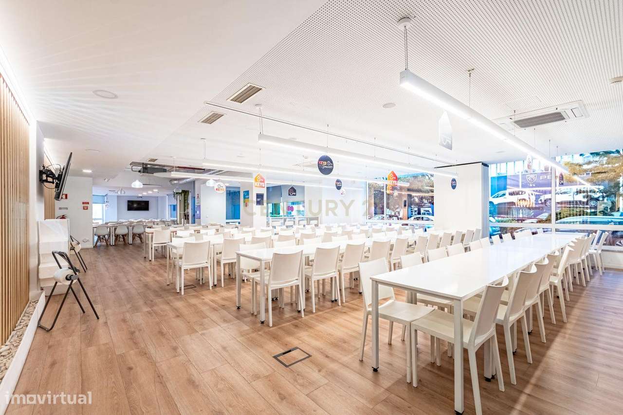 Edifício de escritórios moderno em Carnaxide, Oeiras-7