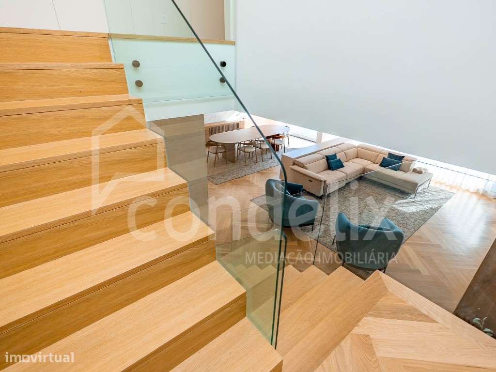 Moradia T5+1 nova com piscina em condomínio fechado de luxo no Estoril-24
