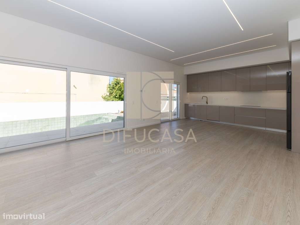 Moradia T4 localizada em Aldeia de Irmãos (Azeitão)-8