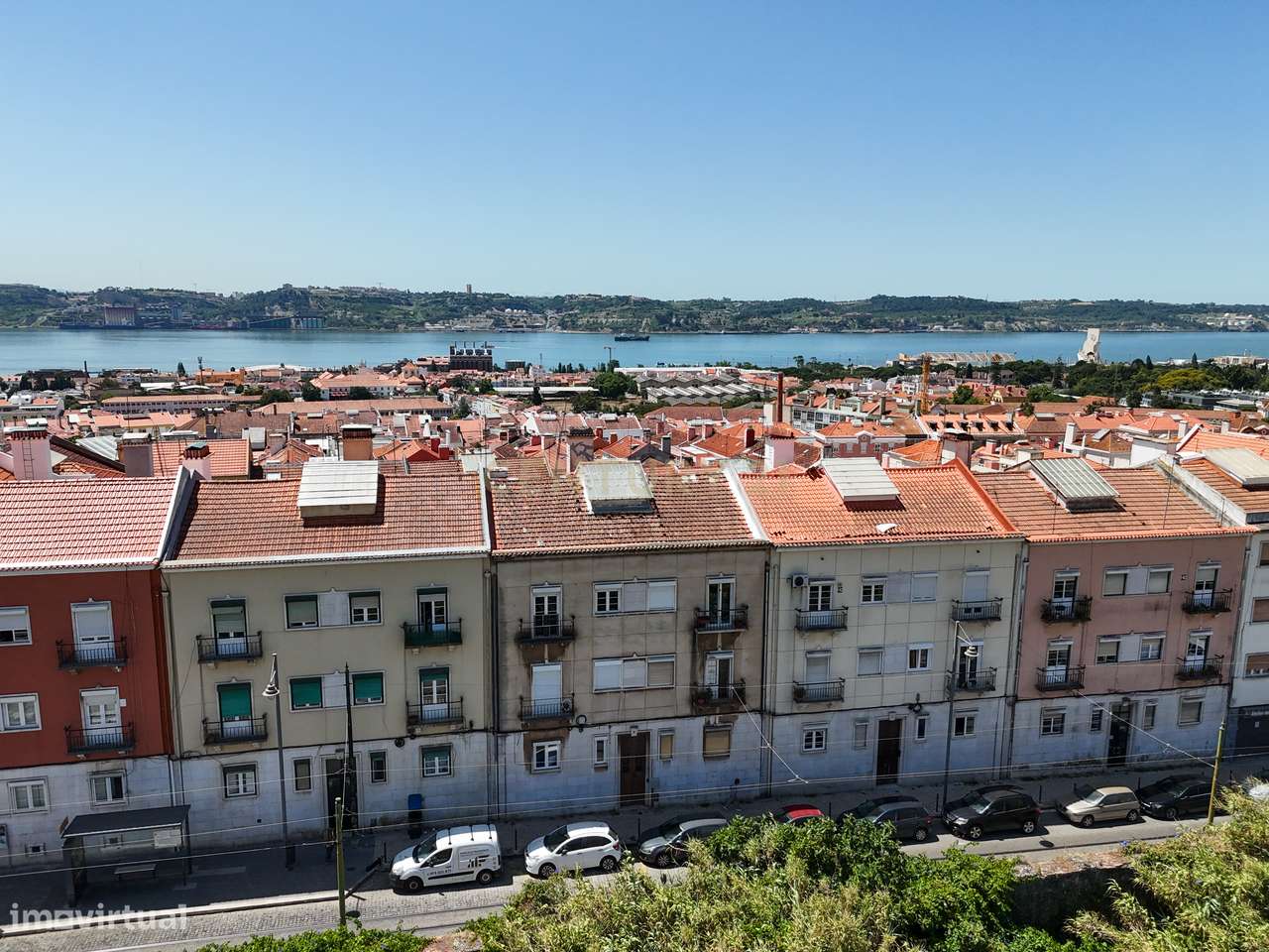 Apartamento T1 Renovado c/ Logradouro - Ajuda, Um verdadeiro luxo em L