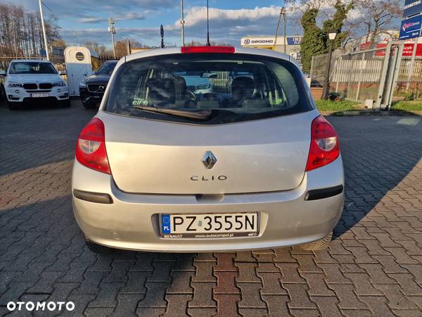 Renault Clio 1.2 16V Alize - 7