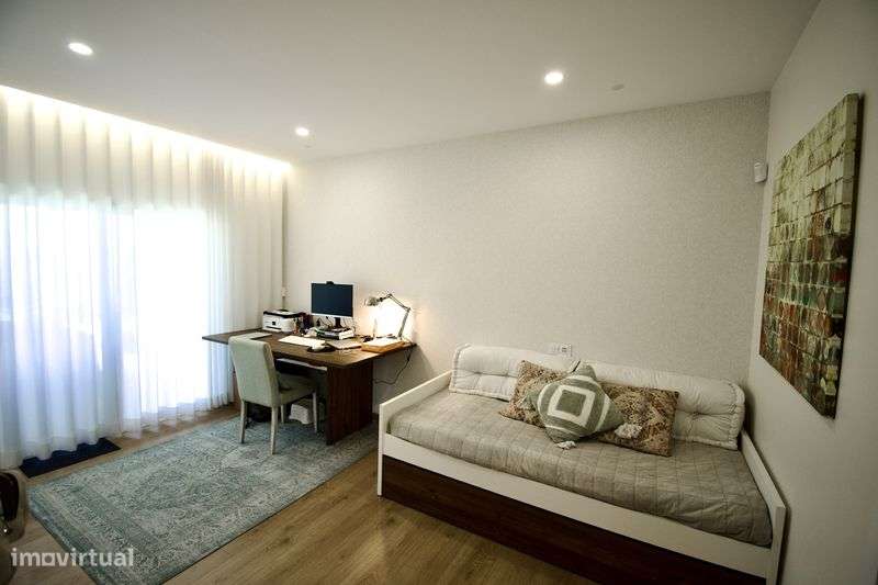 T4 Duplex Moderno em Condomínio Exclusivo com Piscina - Grande imagem: 4/12