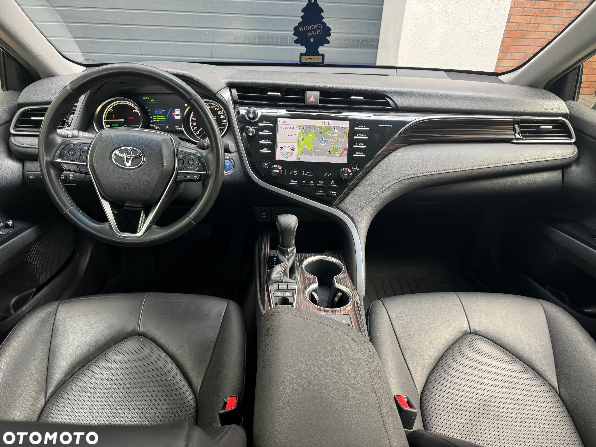 Toyota Camry 2.5 Hybrid Executive CVT - 6