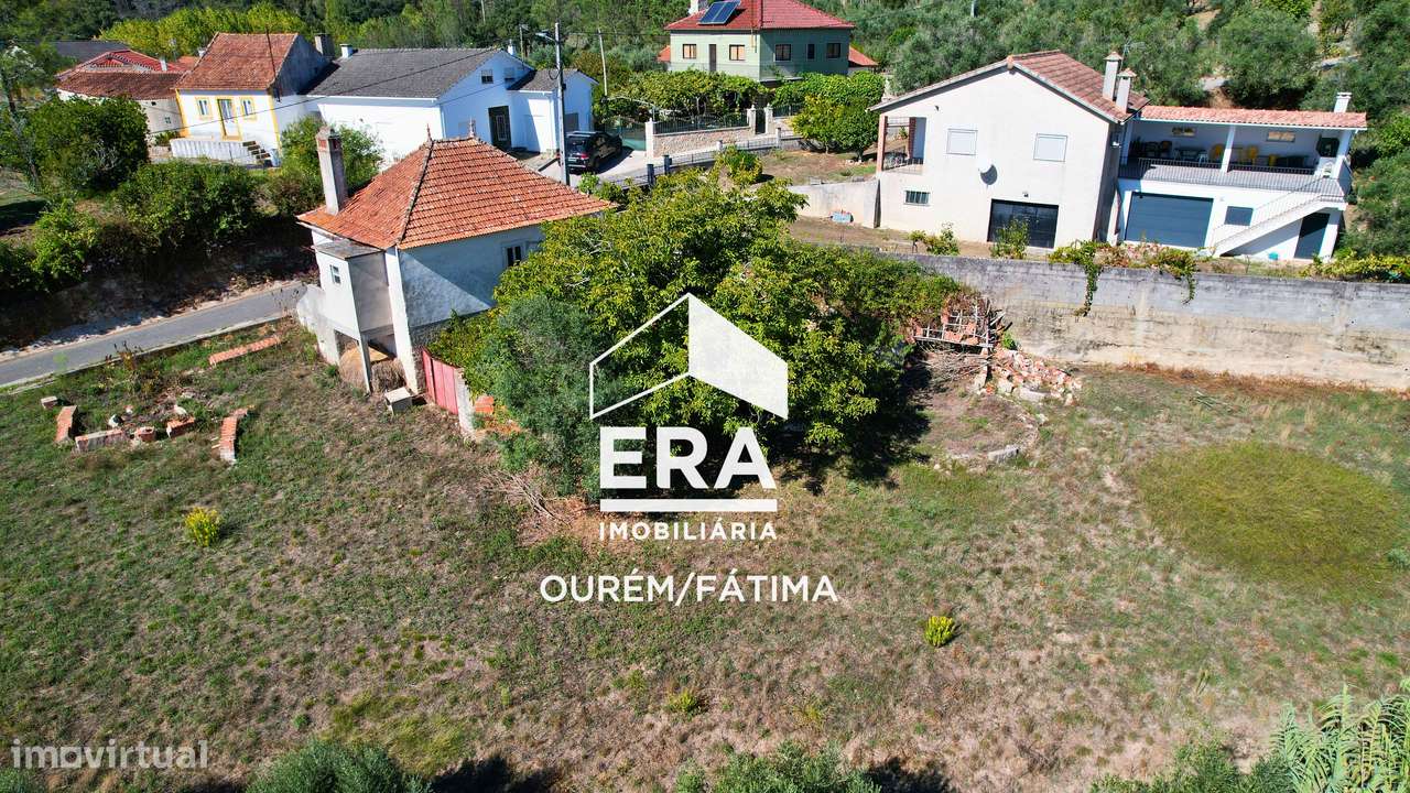 Moradia T2 para reconstrução no Olival-15