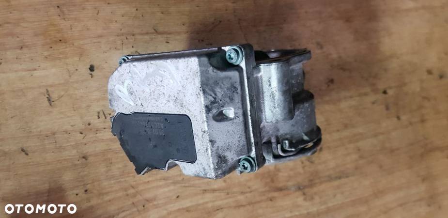 AUDI A4 B7 2.5 TDI PRZEPUSTNICA A2C53364206 - 3