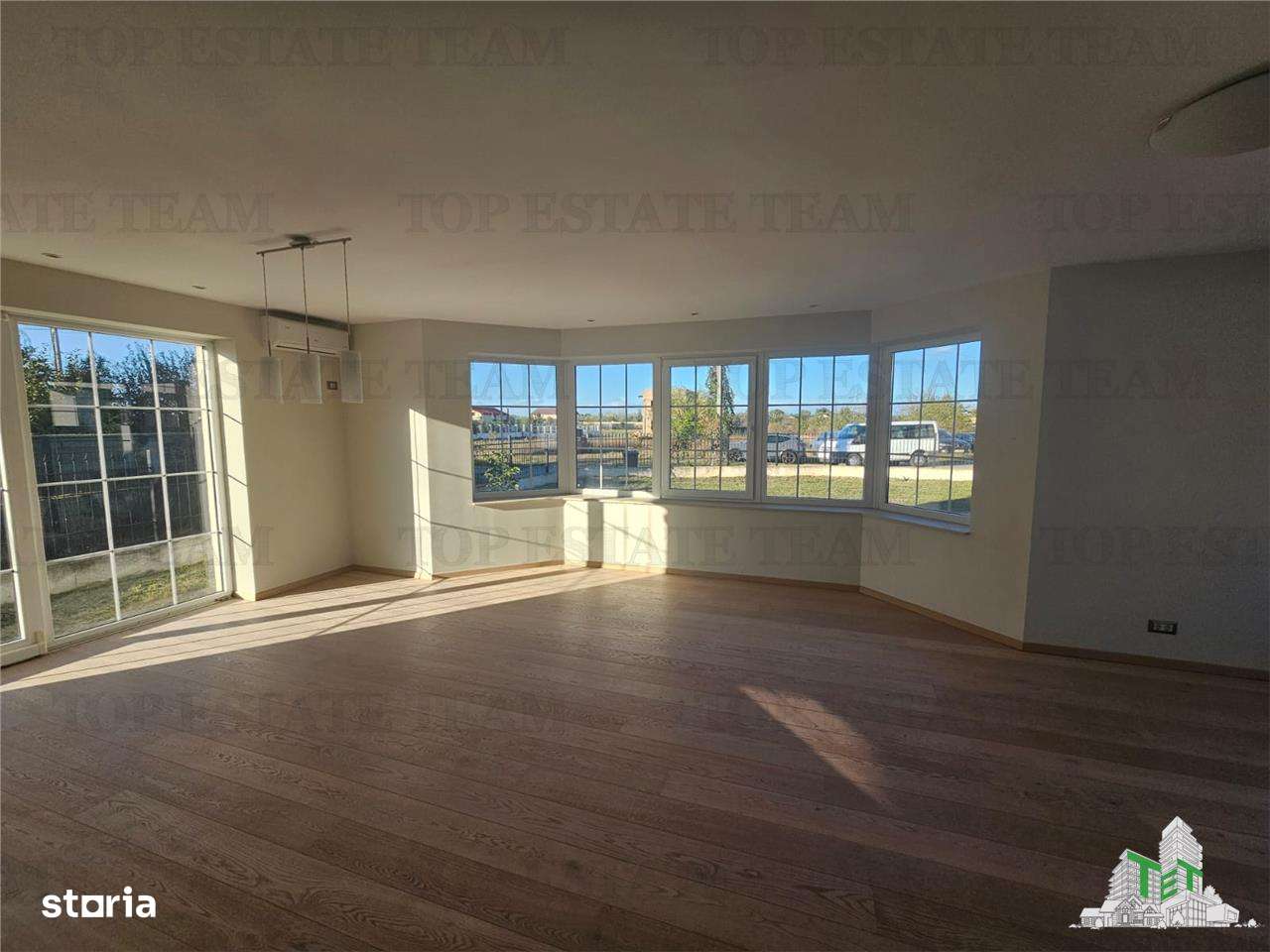 Vila lux 5 camere cu garaj arhitectura flamanda in Domnesti - Imagine principală: 4/15