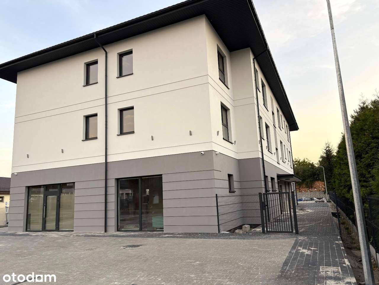 CENTRUM Aleksandrów Kuj. Nowoczesne 2-Pokojowe Mieszkanie 2025 Parking - Pełny obrazek: 2/13