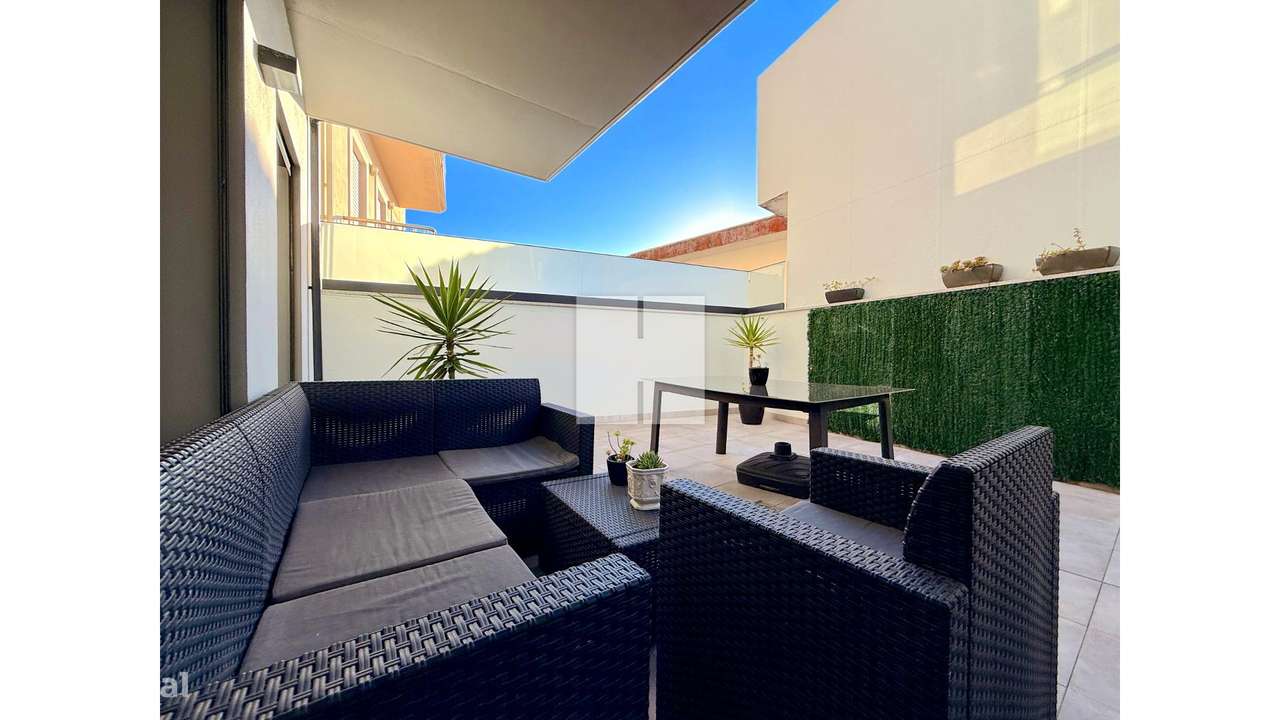 Apartamento T3 Seminovo c/ Terraço-18