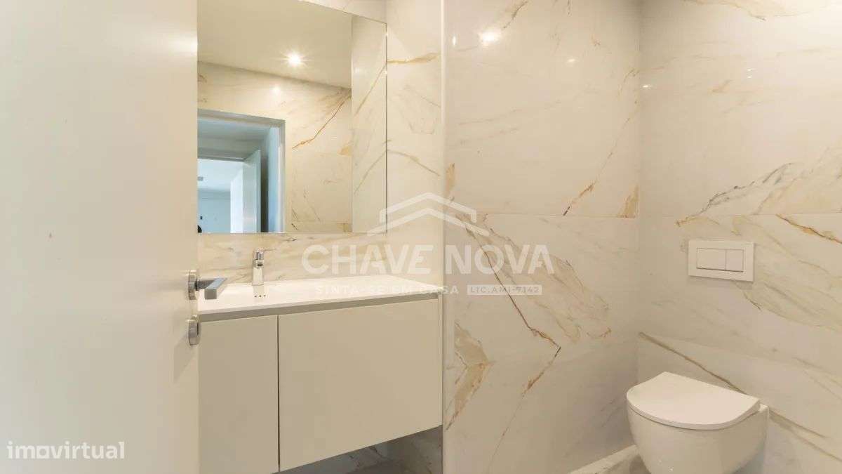 T2 c/ Garagem e Piscina em Oliveira do Douro-40
