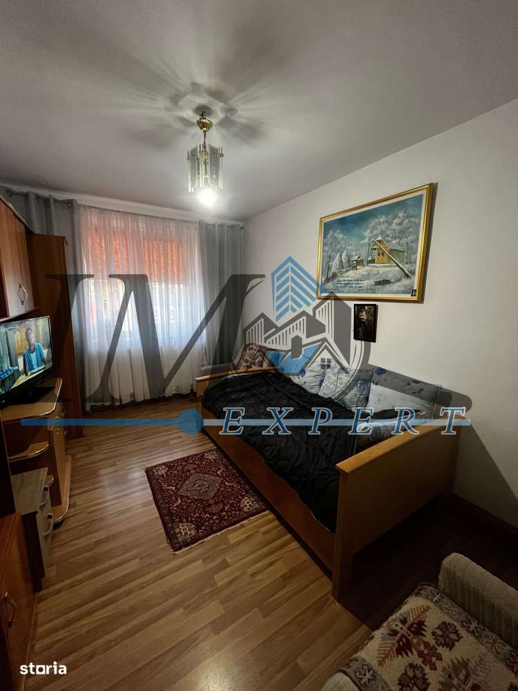 Apartament cu 3 camere de vânzare la etajul 2 in Sebeș - Imagine principală: 3/8