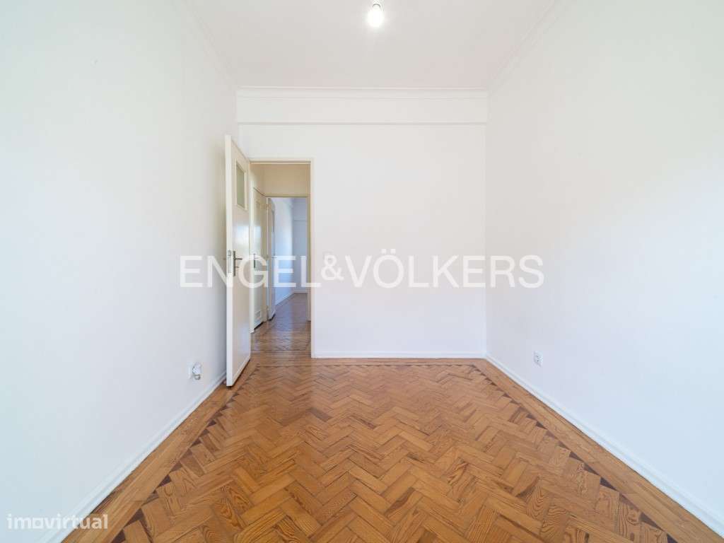 Luminoso apartamento com 4 quartos e varanda no Beato-17