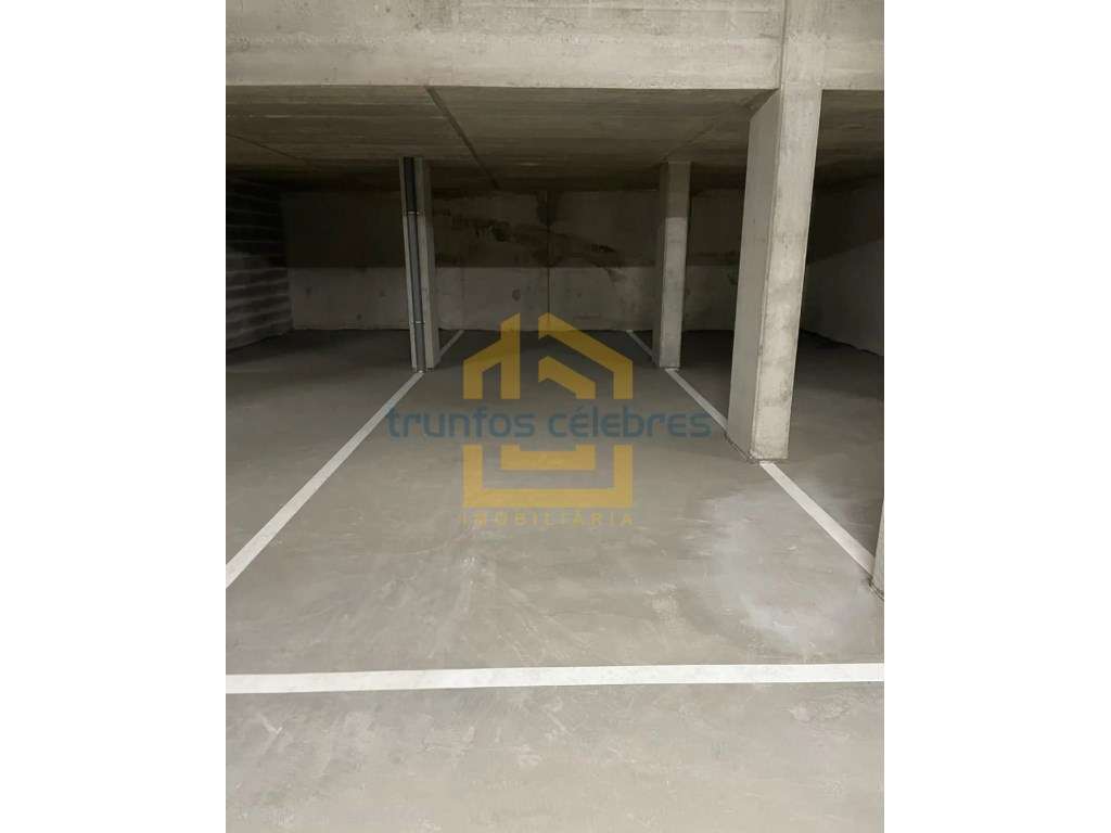 Apartamento T2 Novo | 3 º Andar | 3 Varandas | Lugar de garagem par...-28