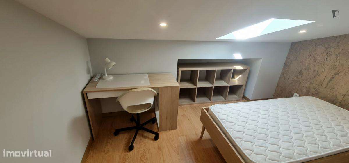 Quarto - localizado em São Martinho de Bispo Coimbra - Grande imagem: 4/7