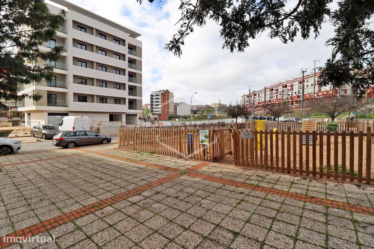Terreno para constr. de prédio na urb. Villa Park, Amadora-4