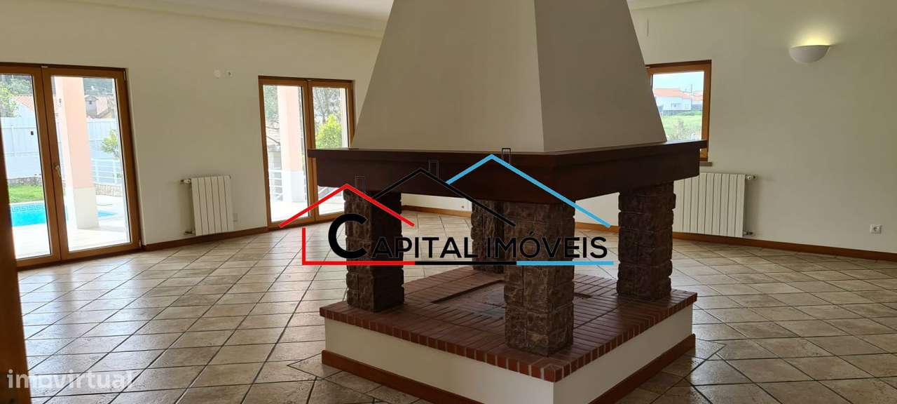 Moradia isolada T3+2 com piscina, em Caixas Sesimbra-6