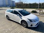 Toyota Avensis Combi 1.6 - 12