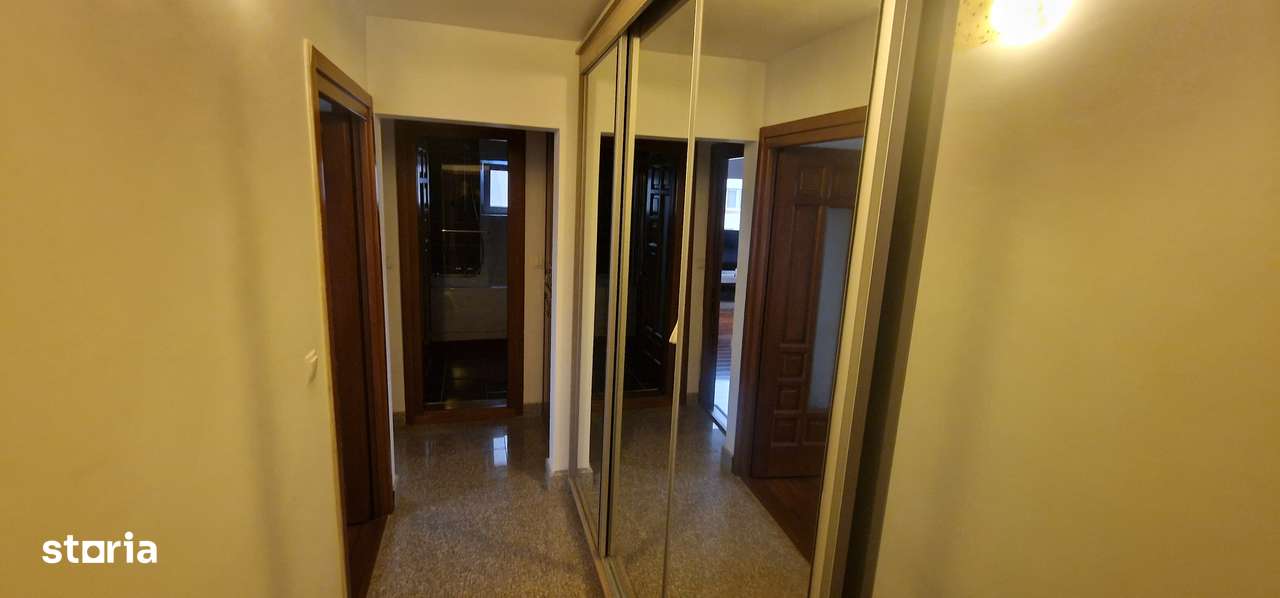 Apart. CU AMENAJARI DE LUX - 3 camere, etaj 4,  Barlad, zona : Polimed-8