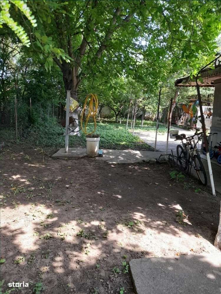 Teren de vanzare 690mp cu Casa batraneasca in Otopeni-Zona Centrala - Imagine principală: 5/6