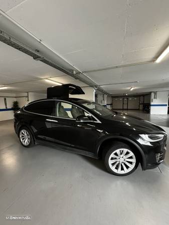 Tesla Model X - 2